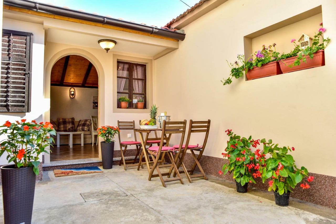זאדאר Apartman Mare מראה חיצוני תמונה